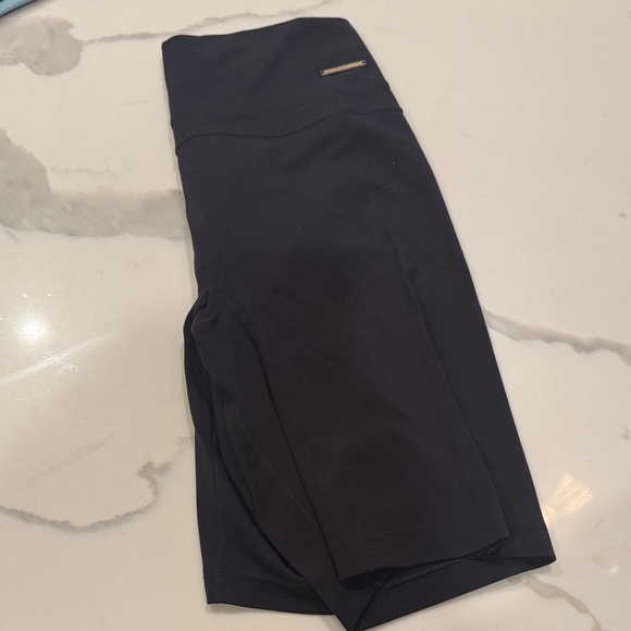 Gymshark Black High-Rise Bike Shorts - Picture 3 of 3